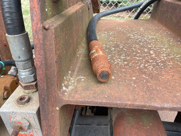 #5035-•-hydraulic-plate-compactor-attachment-image-9
