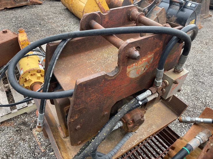 #5035-•-hydraulic-plate-compactor-attachment-image-4