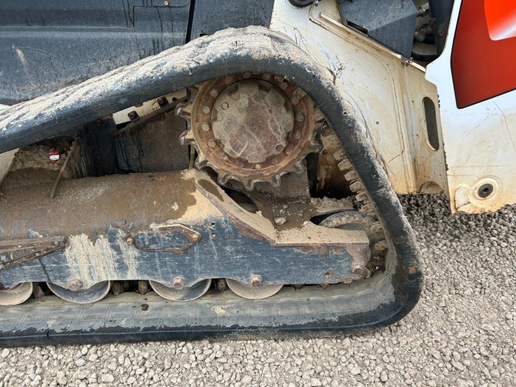 2022-bobcat-t76-image-18