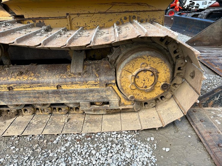 caterpillar-d4g-lgp-image-21