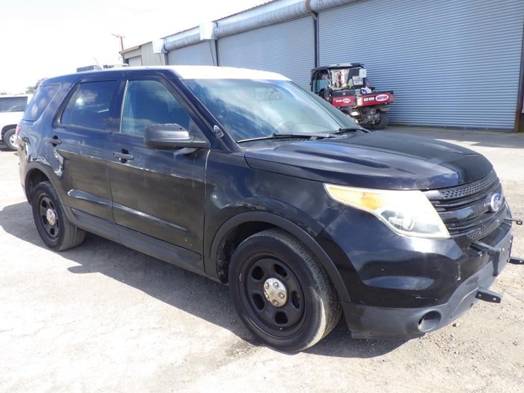 2015-ford-explorer-image-2
