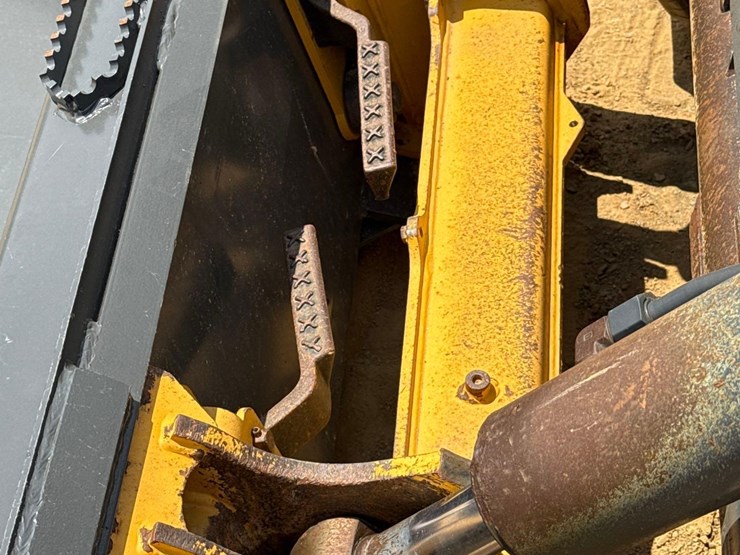 deere-331g-image-7