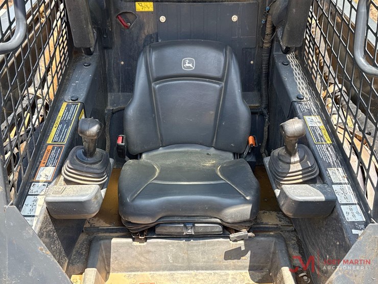 deere-331g-image-10