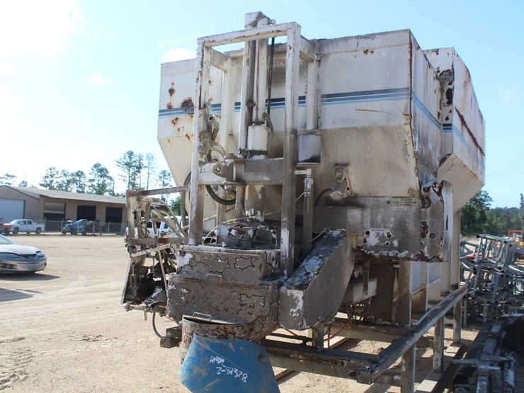 #82378-•-cemen-tech-concrete-dispenser-with-conveyor-belt-image-9