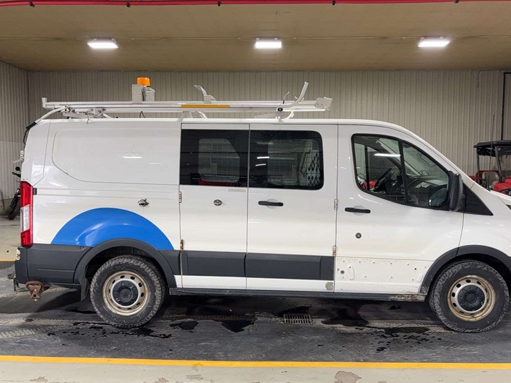 2016-ford-transit-image-6