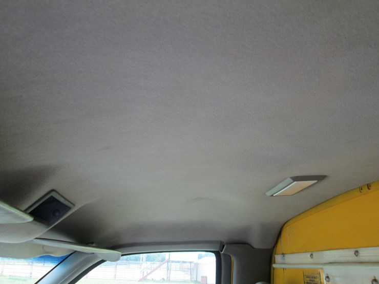 2000-gmc-3500-image-25