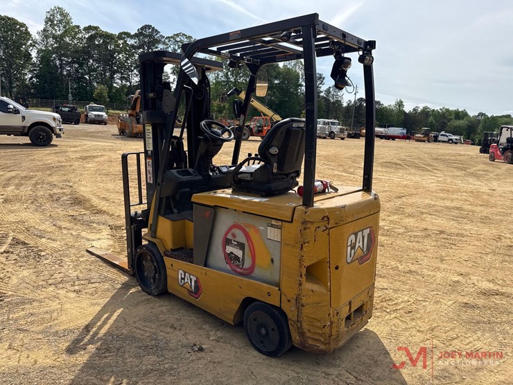 caterpillar-ec30n-image-3