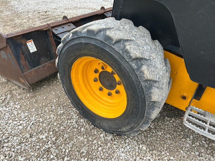 2022-jcb-270-image-16