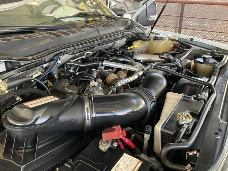2017-ford-f550-image-13