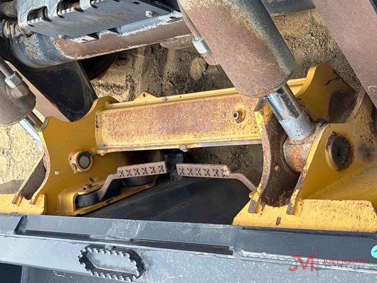 deere-331g-image-7