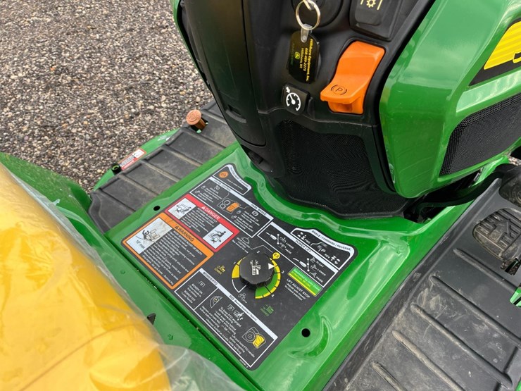 john-deere-x730-image-10