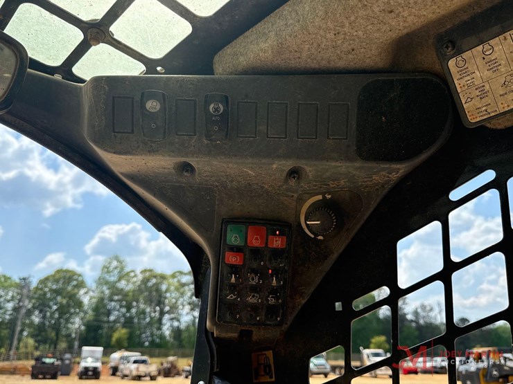 deere-331g-image-11