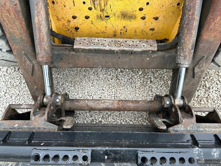 new-holland-l190-image-10