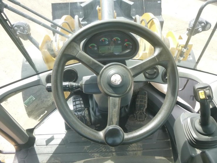 2022-caterpillar-930m-image-11