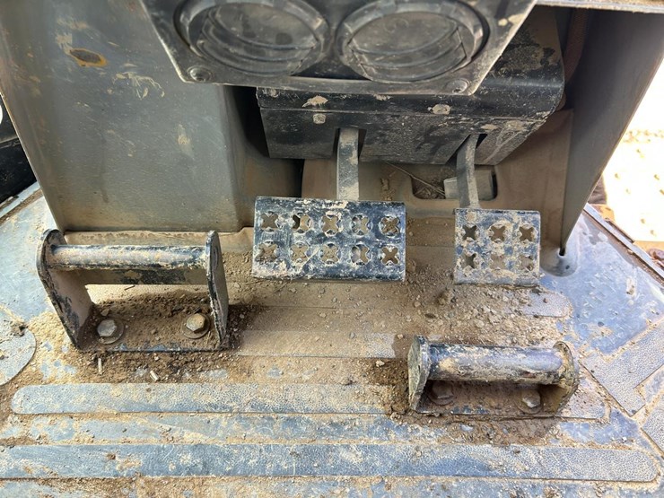 caterpillar-d4g-lgp-image-23