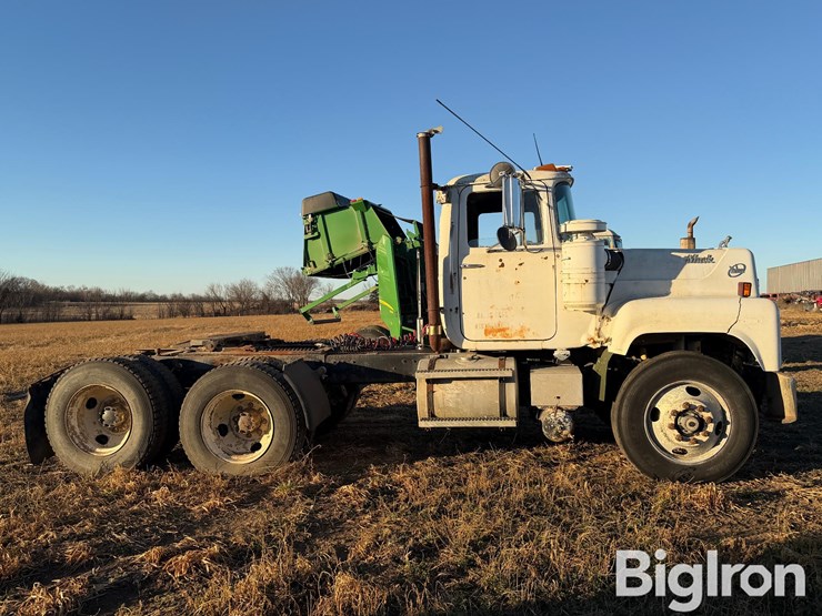 1986-mack-rs688lst-t/a-truck-tractor-image-4