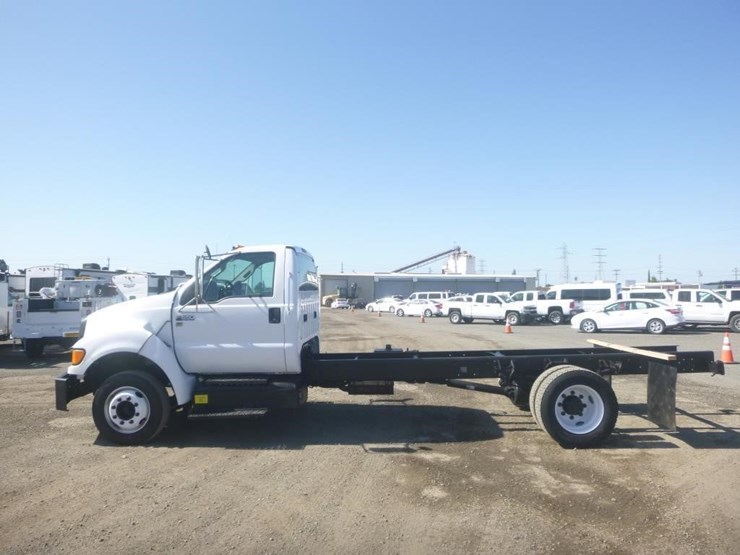 2012-ford-f650-image-5