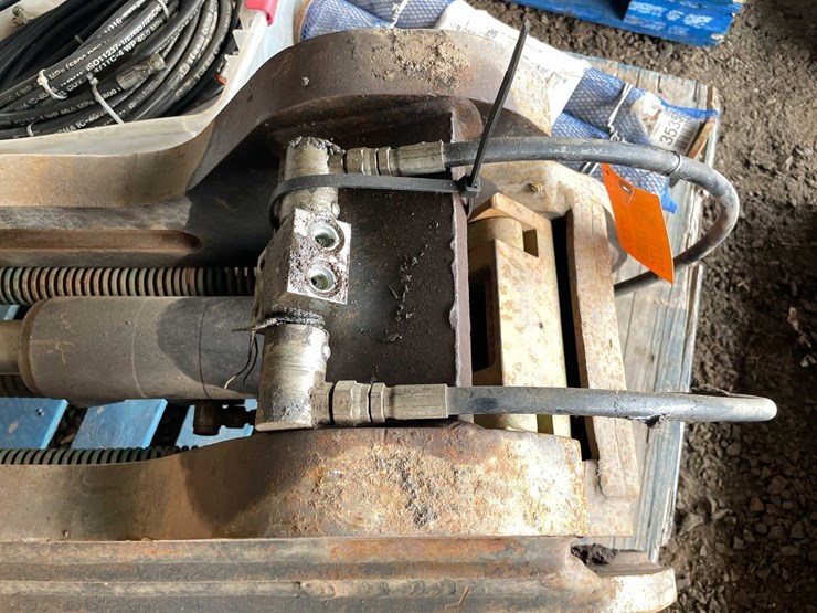 komatsu-pc200-image-13