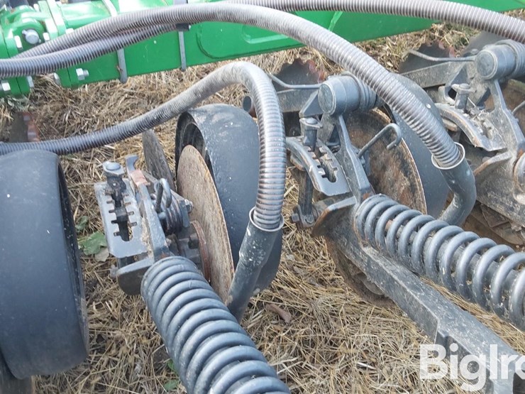 2019-john-deere-n536-image-14