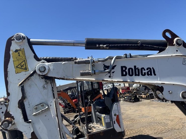 2021-bobcat-e26-image-14