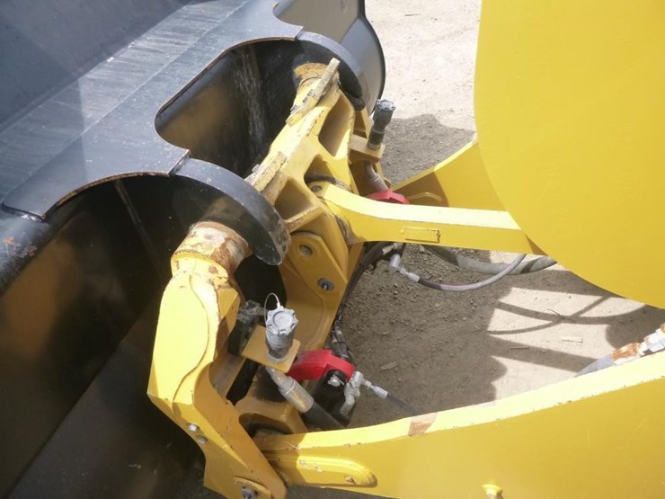2022-caterpillar-930m-image-27