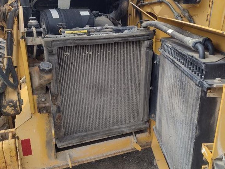 deere-328-image-22