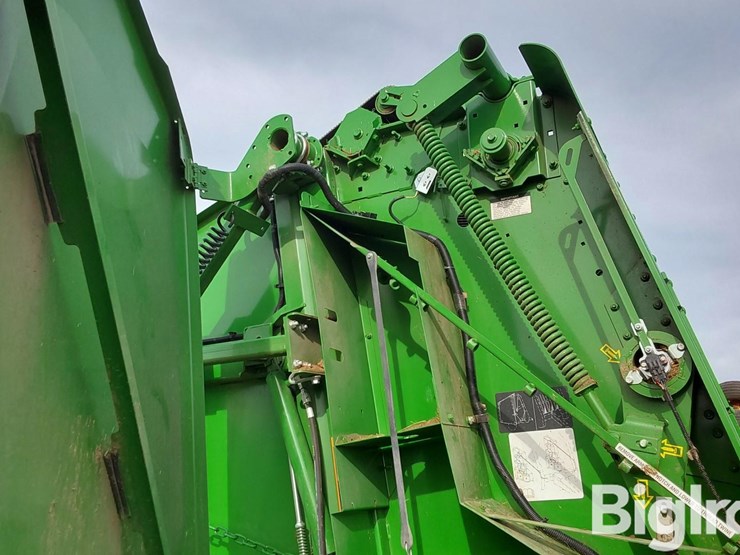 2023-john-deere-560m-image-17