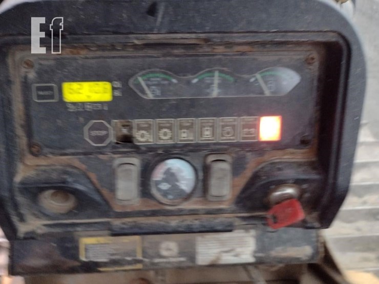 2005-deere-700h-lgp-image-7