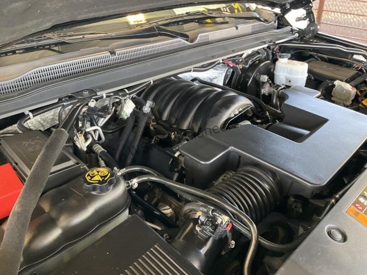 2018-chevrolet-tahoe-image-12