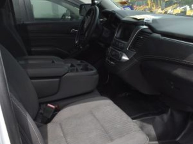 2018-chevrolet-tahoe-image-9