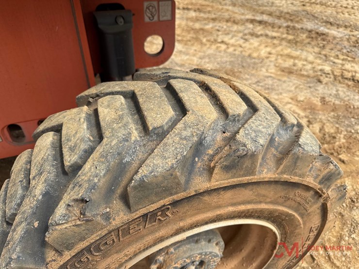2017-jlg-400s-image-14