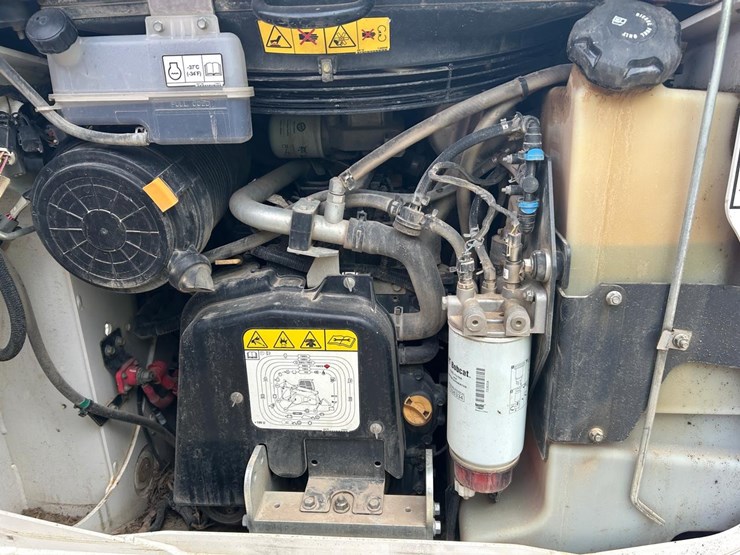 2023-bobcat-t76-image-16