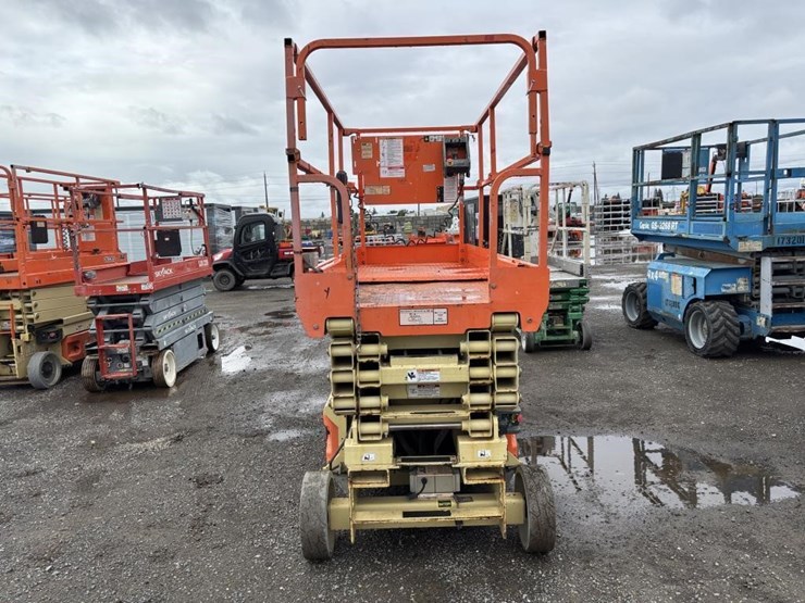 2015-jlg-2646es-image-6