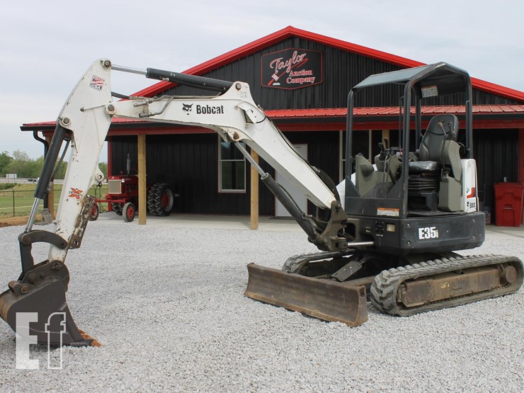 2017-bobcat-e35-image-1