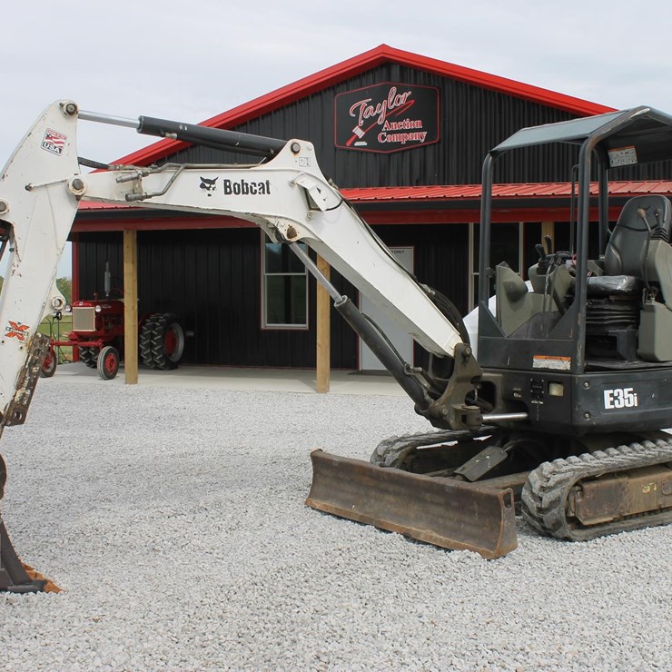 2017 BOBCAT E35