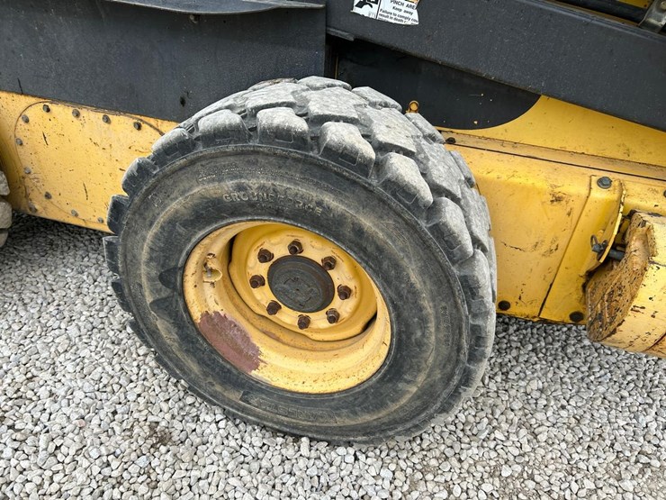 new-holland-l190-image-15