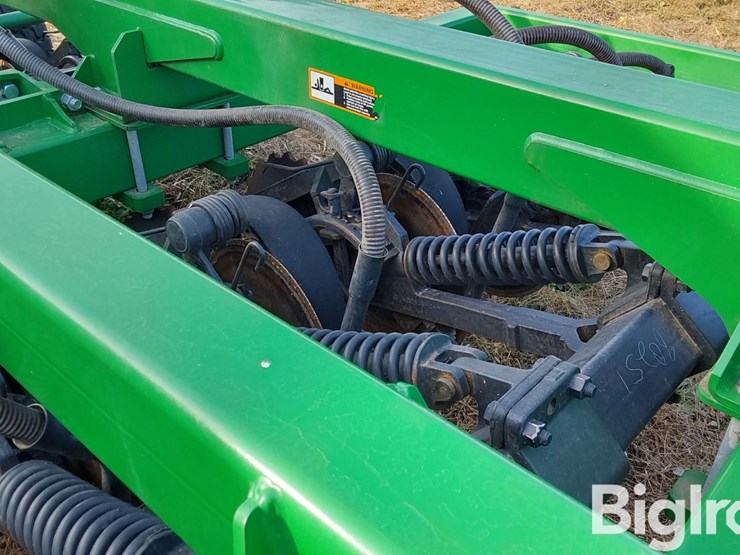 2019-john-deere-n536-image-16