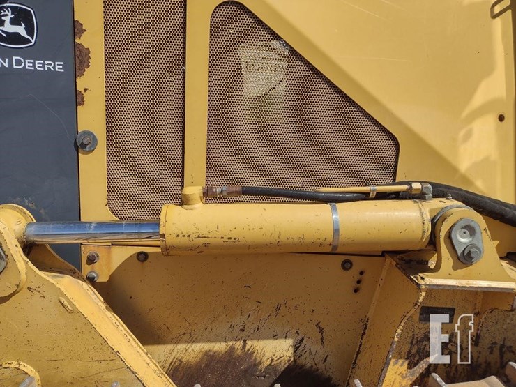 2004-deere-700h-image-20