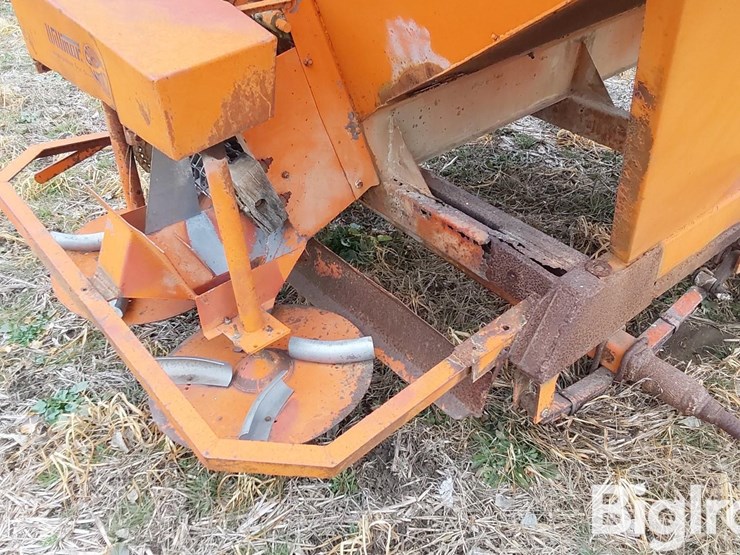 willmar-t/a-dry-fertilizer-spreader-image-15