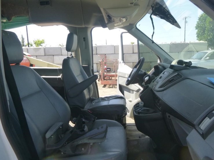 2017-ford-transit-image-16