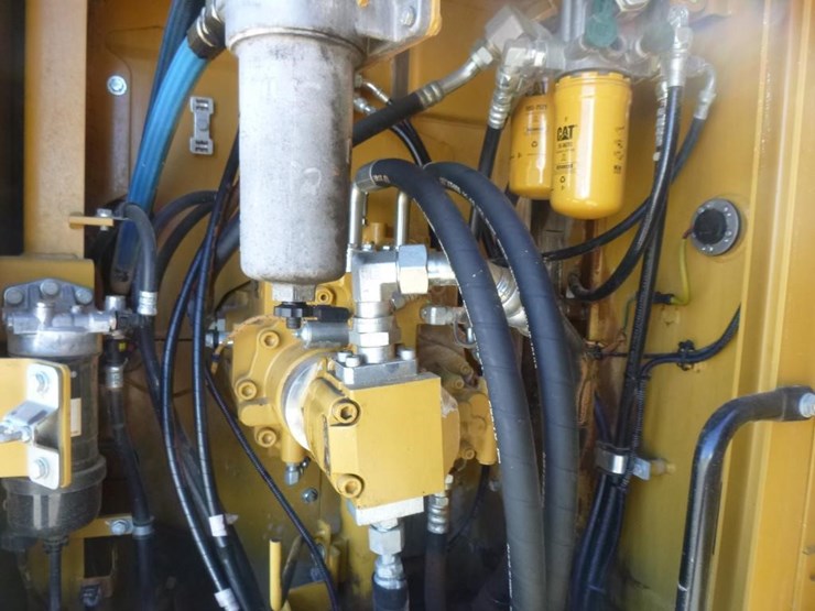 2019-caterpillar-335f-lcr-image-44