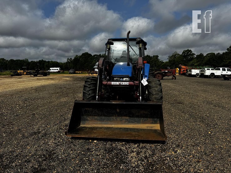 new-holland-7635-image-2