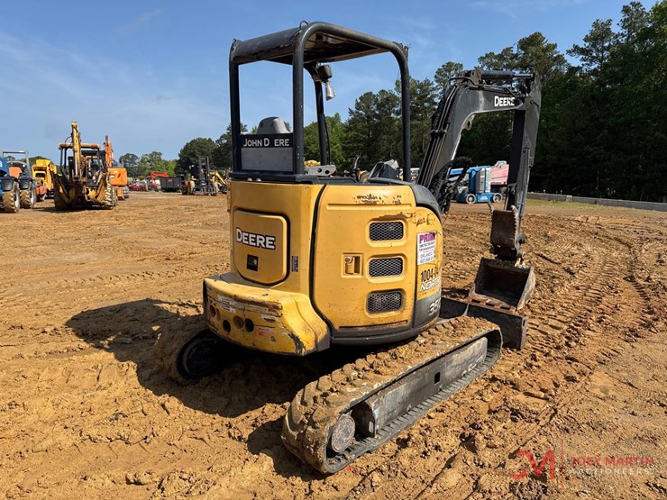 2016-deere-35g-image-4