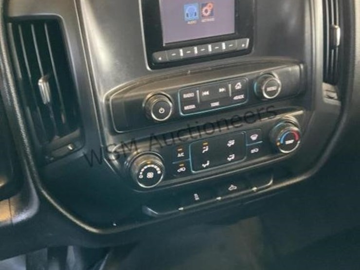 2015-chevrolet-silverado-3500hd-image-22