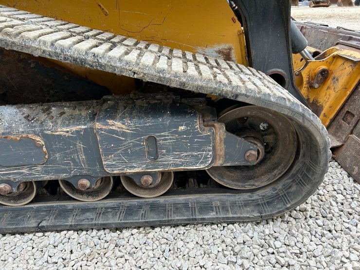 2019-deere-325g-image-14