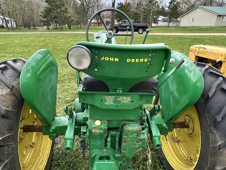 john-deere-520-image-12