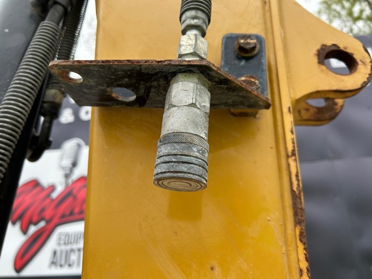 2021-caterpillar-303-image-9