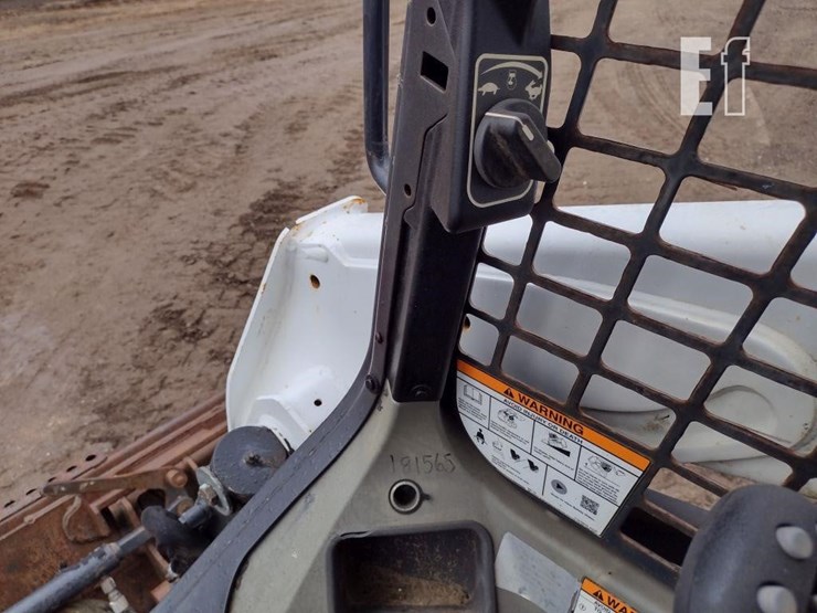 2017-bobcat-t590-image-10