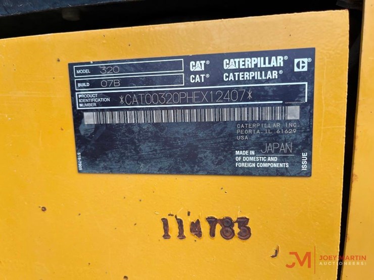 2019-caterpillar-320-image-17