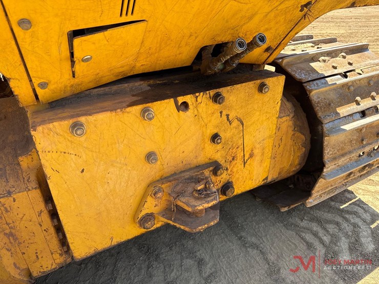 2011-komatsu-d65wx-16-image-9
